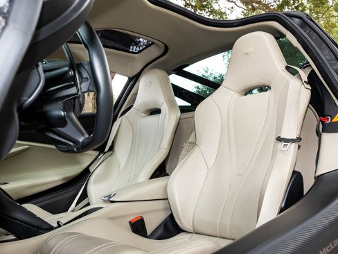 Used 2018 McLaren 720S Luxury RWD image 42