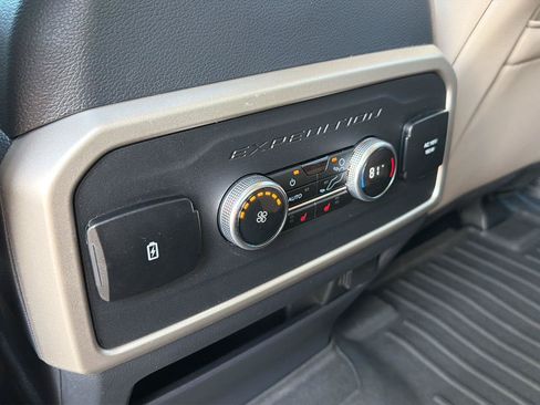 Used 2024 Ford Expedition Limited RWD image 12