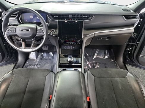 Certified 2023 Jeep Grand Cherokee Altitude image 9