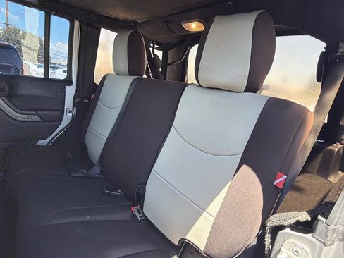 Used 2014 Jeep Wrangler Unlimited Sport w/ Connectivity Group AWD/4WD image 11