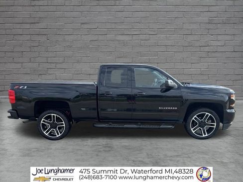 Used 2019 Chevrolet Silverado 1500 LT w/ LPO, Black Pack AWD/4WD image 2