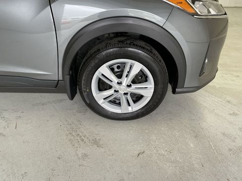 Certified 2025 Nissan Kicks Play S image 14