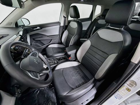 Used 2022 Volkswagen Taos SEL w/ Panoramic Sunroof Package AWD/4WD image 21
