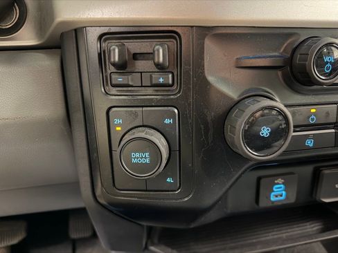 Used 2025 Ford F250 XLT image 27