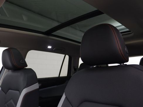 New 2026 Volkswagen Atlas Peak Edition image 11