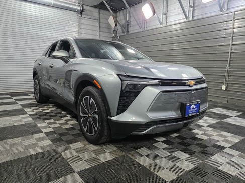 Used 2024 Chevrolet Blazer EV LT AWD/4WD image 4