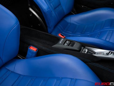 Used 2022 Ferrari F8 Tributo image 38