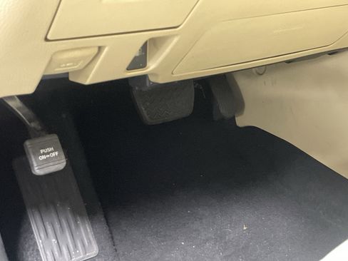 Used 2016 Toyota Highlander Limited image 16