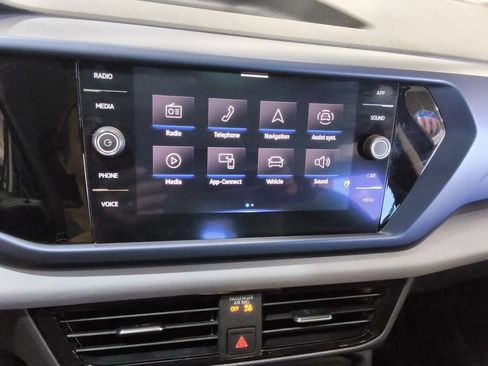 Used 2022 Volkswagen Taos SE w/ Panoramic Sunroof Package AWD/4WD image 23