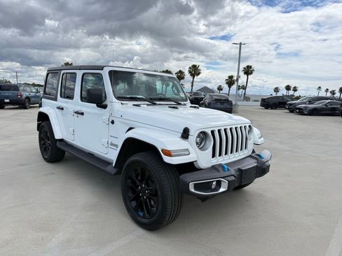 Used 2023 Jeep Wrangler Unlimited Sahara w/ Cold Weather Group AWD/4WD image 4