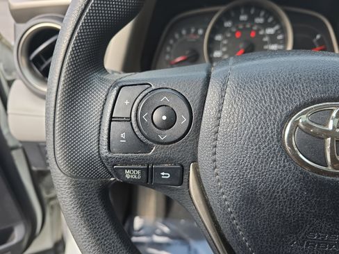 Used 2013 Toyota RAV4 XLE image 16