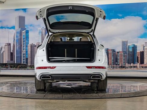 Used 2023 Audi Q5 2.0T Premium Plus w/ Premium Plus Package image 12