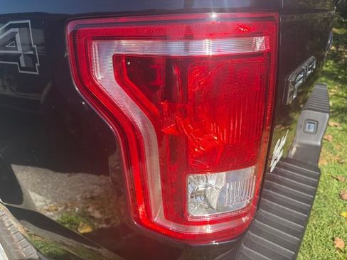 Used 2017 Ford F150 XLT w/ Equipment Group 301A Mid AWD/4WD image 7