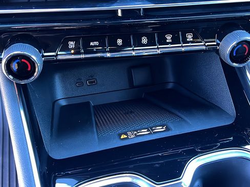 New 2026 Chevrolet Traverse Z71 w/ Enhanced Driving Package image 24