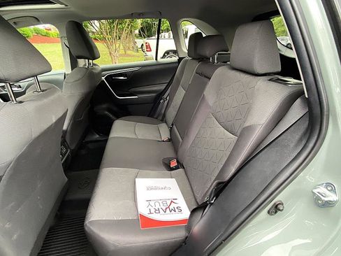Certified 2021 Toyota RAV4 XLE w/ Convenience Package FWD image 11