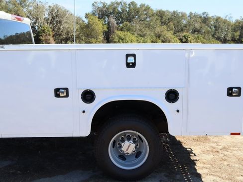 New 2025 GMC Sierra 3500 Pro w/ Convenience Package RWD image 7