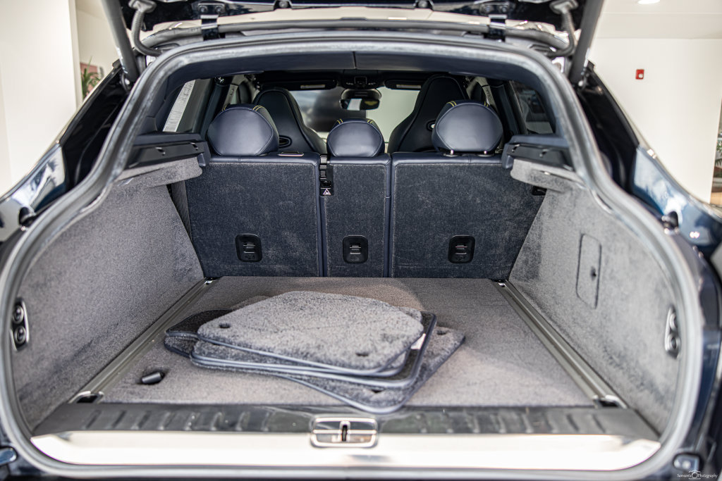 Used 2022 Aston Martin DBX AWD/4WD image 15