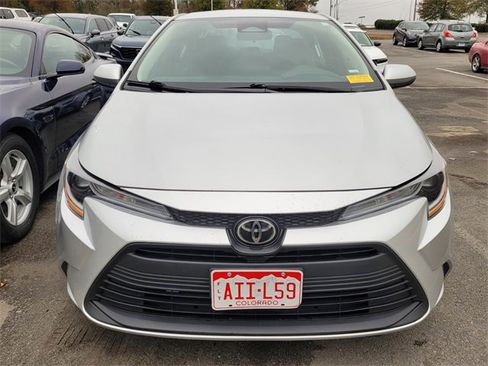 Used 2023 Toyota Corolla LE image 2