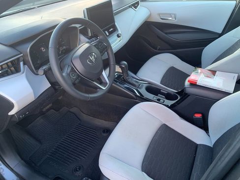 Used 2025 Toyota Corolla SE image 10