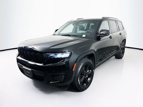 Used 2023 Jeep Grand Cherokee L Laredo AWD/4WD image 3