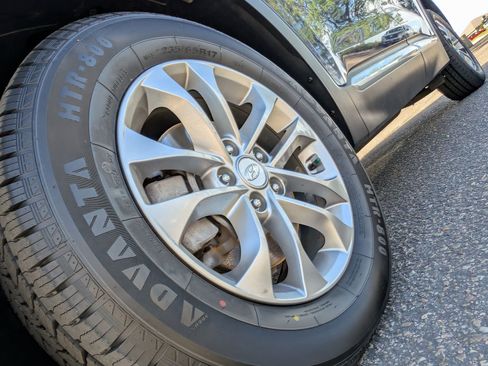 Used 2020 Hyundai Santa Fe SEL image 25