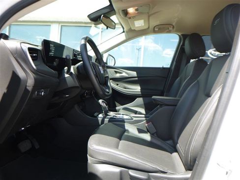 Used 2024 Buick Encore GX Sport Touring image 5