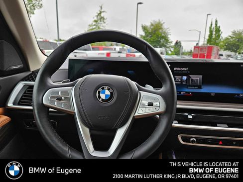 Used 2023 BMW X7 xDrive40i w/ Premium Package AWD/4WD image 22