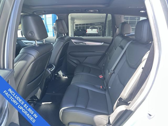 Used 2024 Cadillac XT6 Luxury w/ LPO, Floor Liner Package FWD image 27