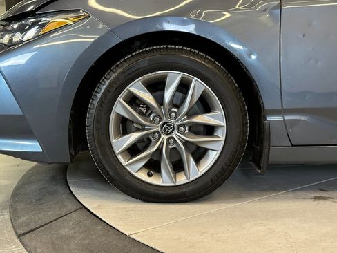 Used 2020 Toyota Avalon XLE w/ Moonroof Package image 25