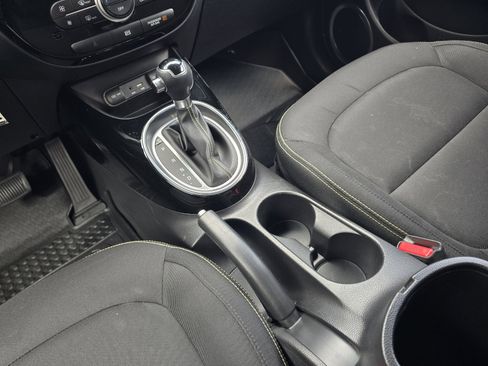 Used 2016 Kia Soul + w/ Audio Package FWD image 16