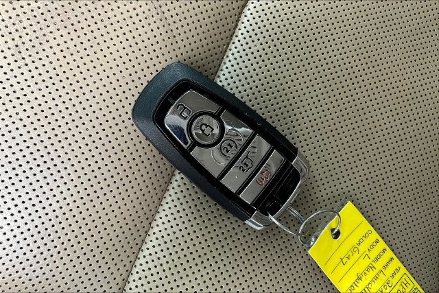 Used 2023 Lincoln Navigator L Reserve AWD/4WD image 37