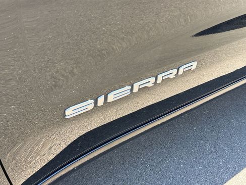 Used 2022 GMC Sierra 1500 SLT w/ SLT Convenience Package AWD/4WD image 35