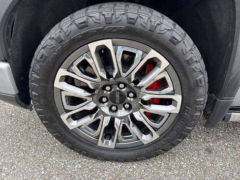 Used 2024 GMC Sierra 1500 Denali Ultimate AWD/4WD image 10