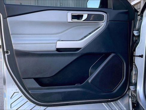 Used 2022 Ford Explorer XLT w/ Equipment Group 202A image 23