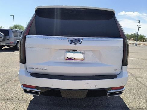 Certified 2023 Cadillac Escalade ESV Premium Luxury w/ LPO, Radiant Package AWD/4WD image 5