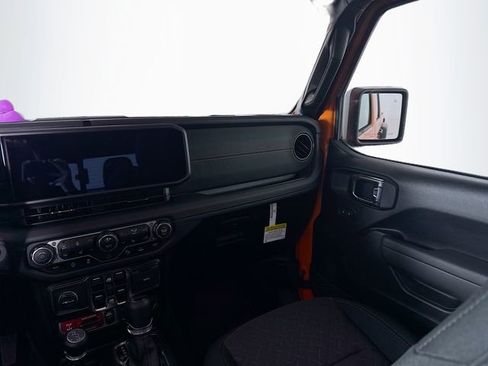 New 2025 Jeep Gladiator Mojave w/ Safety Group image 25