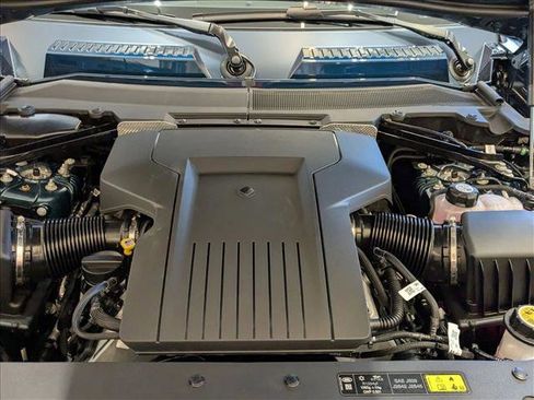 New 2026 Land Rover Defender 110 OCTA image 18