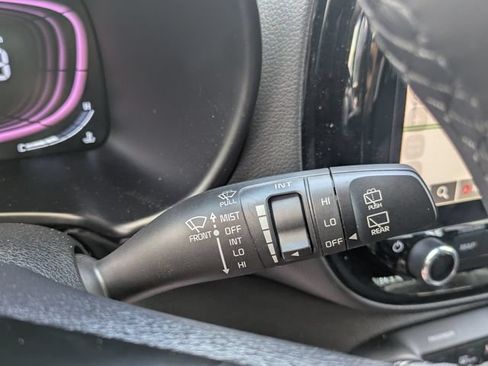 Used 2024 Kia Soul EX w/ Option Group 015 FWD image 33