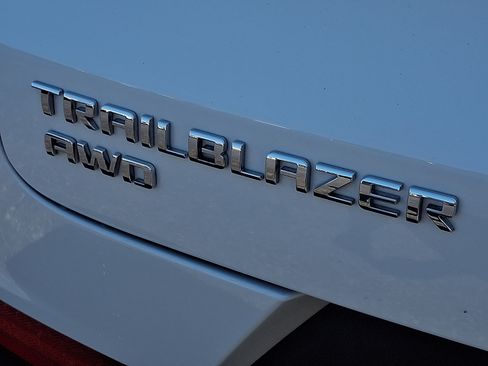 Used 2023 Chevrolet TrailBlazer LT w/ Convenience Package AWD/4WD image 29