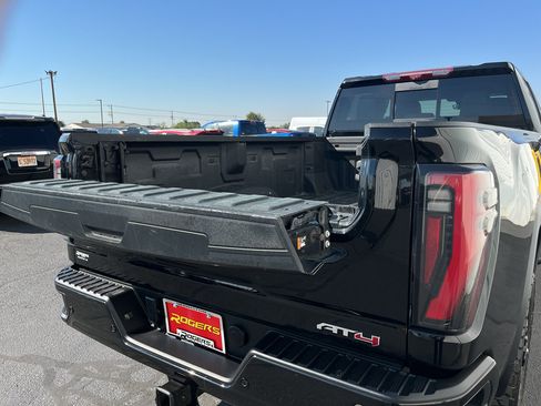 Used 2024 GMC Sierra 2500 AT4 w/ AT4 Premium Plus Package image 9