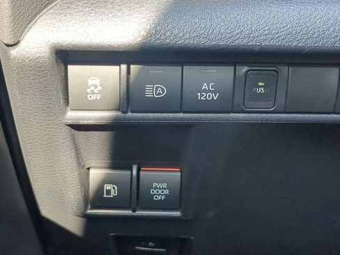Used 2024 Toyota Sienna XSE FWD image 20