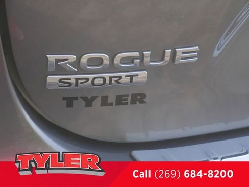 Used 2022 Nissan Rogue Sport SV AWD/4WD image 14