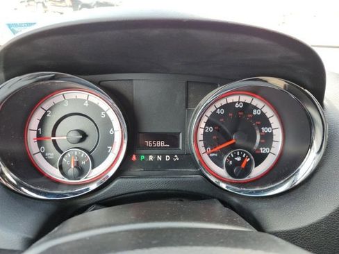 Used 2019 Dodge Grand Caravan SXT image 11