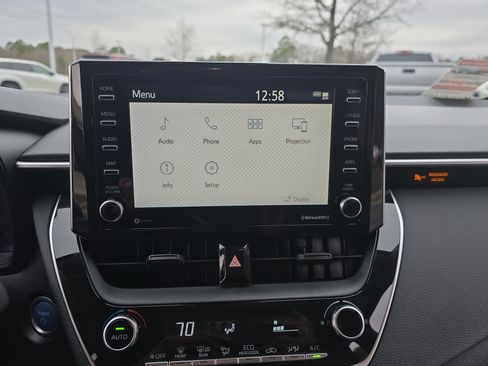 Used 2021 Toyota Corolla LE image 22