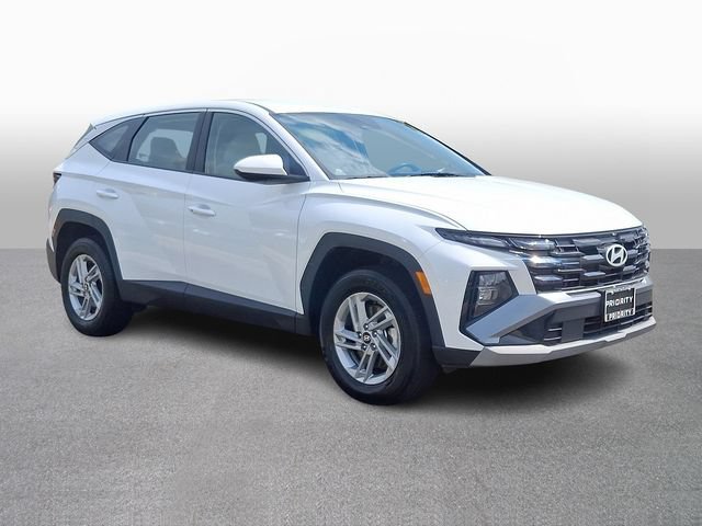 Used 2025 Hyundai Tucson SE AWD/4WD image 3