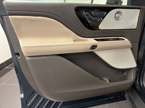 Used 2022 Lincoln Aviator Reserve w/ Equipment Group 201A AWD/4WD image 30