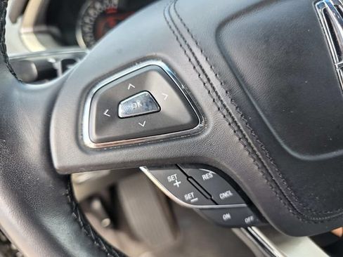 Used 2018 Lincoln MKZ Reserve FWD image 13