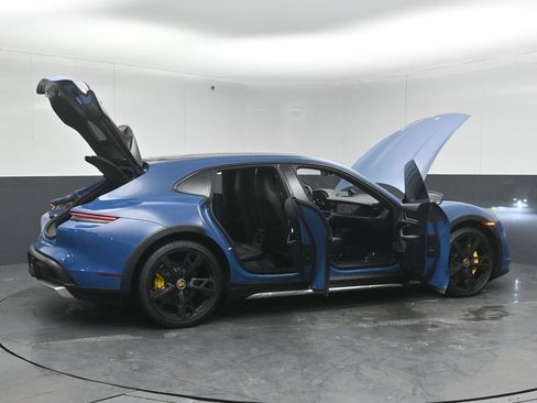 Used 2024 Porsche Taycan 4 Cross Turismo w/ Premium Package image 60