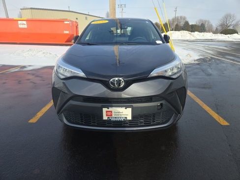 Used 2022 Toyota C-HR XLE image 2