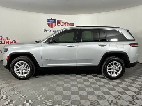 Used 2024 Jeep Grand Cherokee Laredo X w/ Luxury Tech Group I image 6